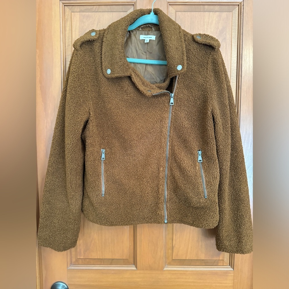 Max Studios jacket sz XL